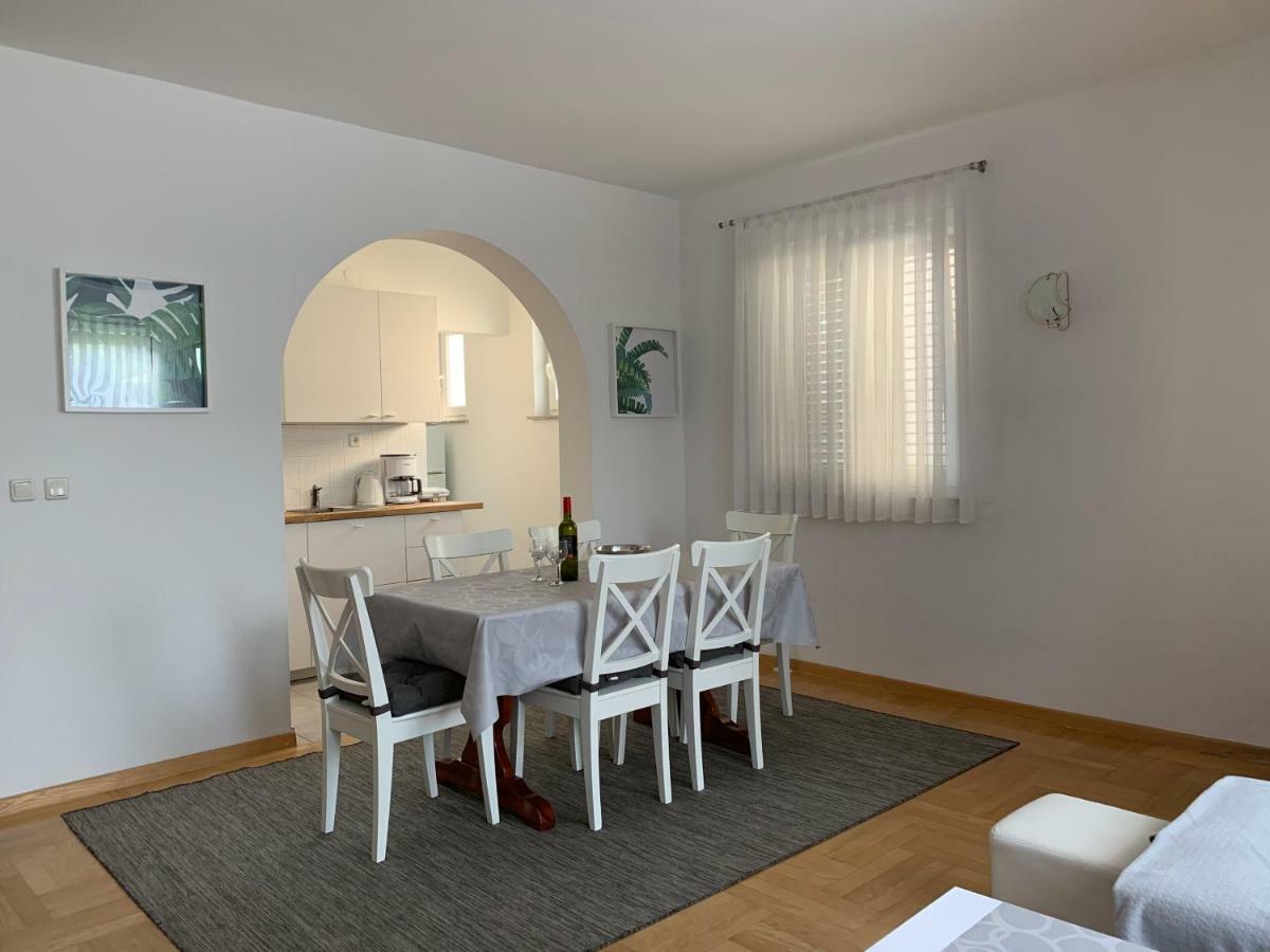 Apartments Culjak Rab ราบ ภายนอก รูปภาพ